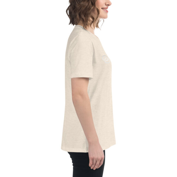 womens relaxed t shirt heather prism natural right beebd.jpg